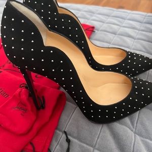 LOUBOUTIN HOT CHICK PUMPMA